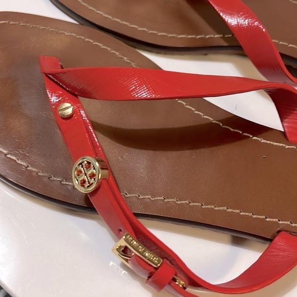 Tory Burch Masaai Red Monogram Flat Thong Patent Saffiano Size 9M final sale - Picture 4 of 11